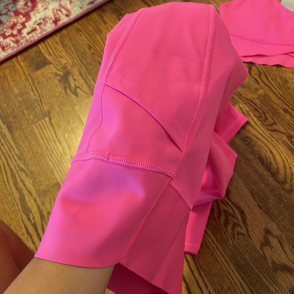 Gap Fit Barbiecore Workout Set - Picture 5 of 6